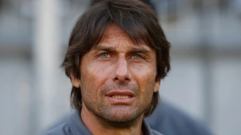 Conte rời Napoli, hoài nghi việc tuyển Ý đủ tiền đón Pep