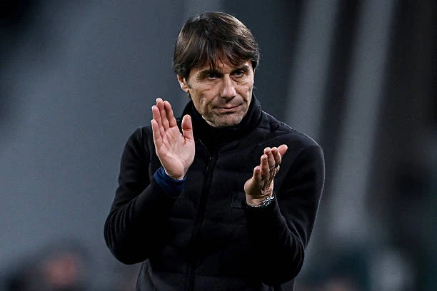 Conte thay người đại tài, Napoli chiếm ngôi nhì bảng của Milan