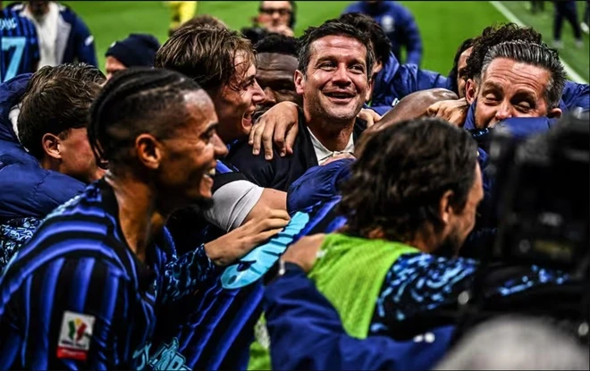 Cristian Chivu và tầm ảnh hưởng từ một "lựa chọn mạo hiểm" Cristian Chivu và tầm ảnh hưởng từ một "lựa chọn mạo hiểm"