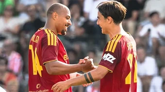 Dybala ba lần 'dọn cỗ' cho Malen lập hat-trick độc đáo