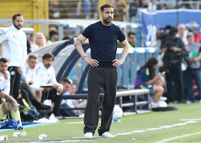 Fabregas giúp Como viết cổ tích châu Âu đầy ngoạn mục Fabregas giúp Como viết cổ tích châu Âu đầy ngoạn mục