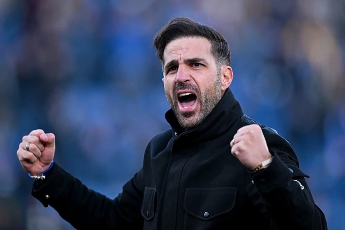 Fabregas, kẻ châm ngòi cho mọi đám cháy ở Serie A Fabregas, kẻ châm ngòi cho mọi đám cháy ở Serie A
