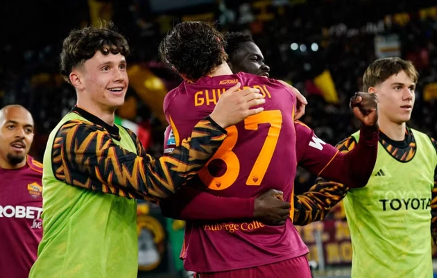 Hạ Lecce, Roma cắt mạch 5 trận không thắng Hạ Lecce, Roma cắt mạch 5 trận không thắng
