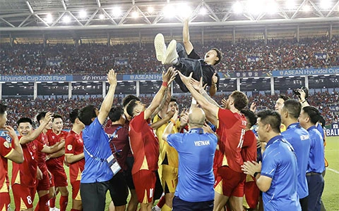 HLV Kim Sang Sik: ‘Tôi là vua của bóng đá Việt Nam’