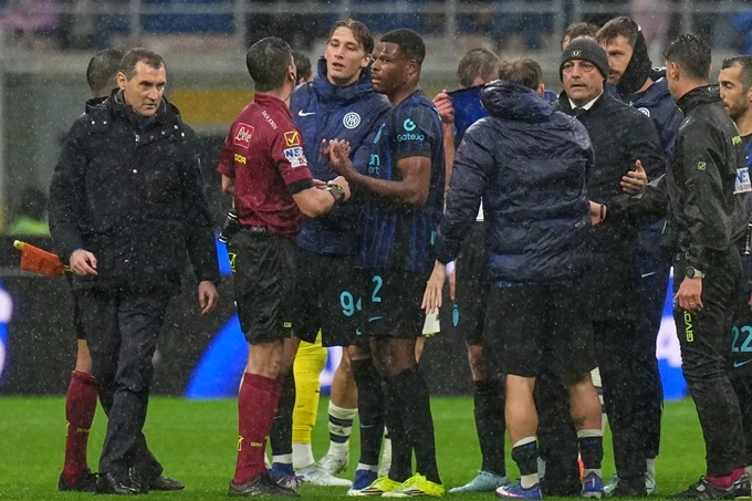 Inter Milan trút giận lên trọng tài sau trận hòa kịch tính với Atalanta