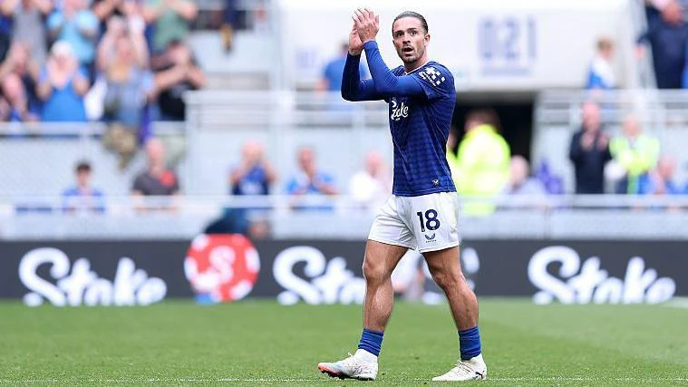 Jack Grealish vẫn lơ mơ giữa cuộc đời bạc ác Jack Grealish vẫn lơ mơ giữa cuộc đời bạc ác