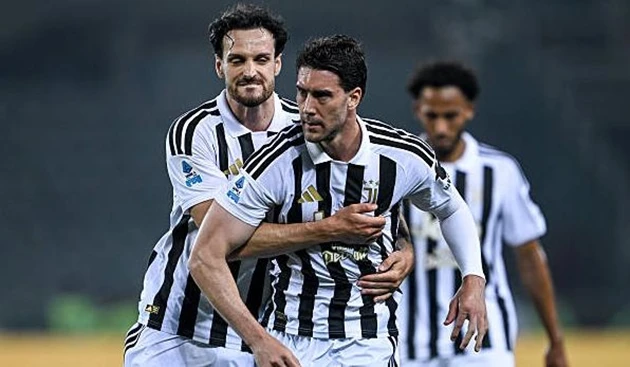 Juventus chính thức mất vé C1 sau trận hòa Torino Juventus chính thức mất vé C1 sau trận hòa Torino