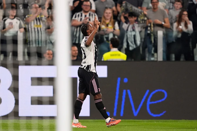 Juventus thắng dễ Bologna, tiến gần tấm vé dự Champions League Juventus thắng dễ Bologna, tiến gần tấm vé dự Champions League