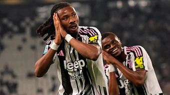 Juventus thắng dễ Bologna, tiến gần tấm vé dự Champions League
