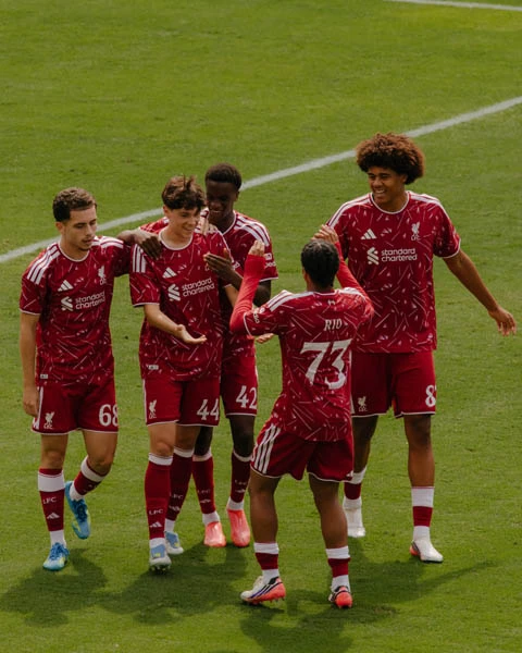 Kết quả Liverpool 2-4 Leeds: Leeds ngược dòng thắng Liverpool