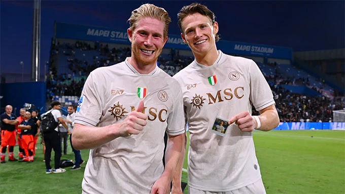 Khi De Bruyne và McTominay không còn ‘giẫm chân nhau’ Khi De Bruyne và McTominay không còn ‘giẫm chân nhau’