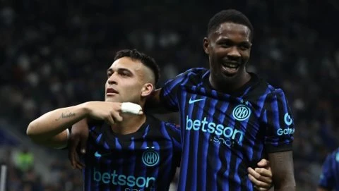 Lautaro Martinez trở lại Inter, sẵn sàng cho trận khai màn Serie A Lautaro Martinez trở lại Inter, sẵn sàng cho trận khai màn Serie A