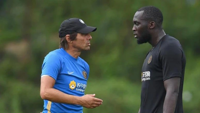Lukaku trở lại Napoli: 'Nút thắt' với Conte Lukaku trở lại Napoli: 'Nút thắt' với Conte