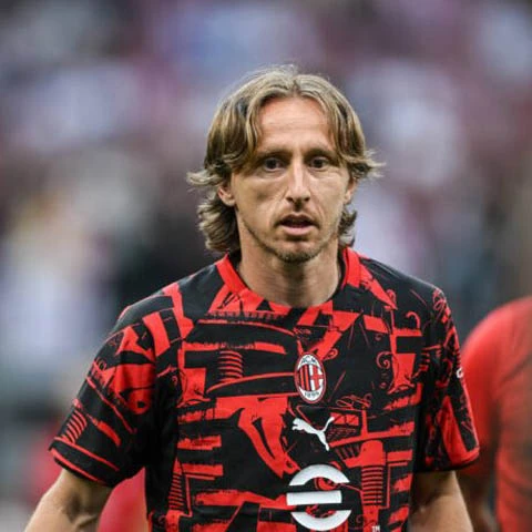 Ruben Amorim đang xây dựng một Milan khác: Kiên nhẫn, kỷ luật và giàu bản sắc Ruben Amorim đang xây dựng một Milan khác: Kiên nhẫn, kỷ luật và giàu bản sắc
