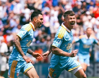 Thắng nhọc Parma, Como của Cesc Fabregas mơ vé C1