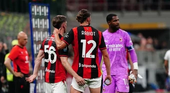 Thua ngược Cagliari 1-2, Milan mất vé Champions League