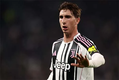 Thừa vẫn thiếu, Juventus mắc kẹt ở bài toán tuyến giữa