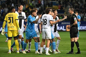 Thủng lưới sau 36 giây, McTominay giải cứu Napoli trước Parma