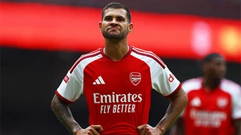 Vì sao Arsenal vắng Guimaraes ở trận ra quân Ngoại hạng Anh?