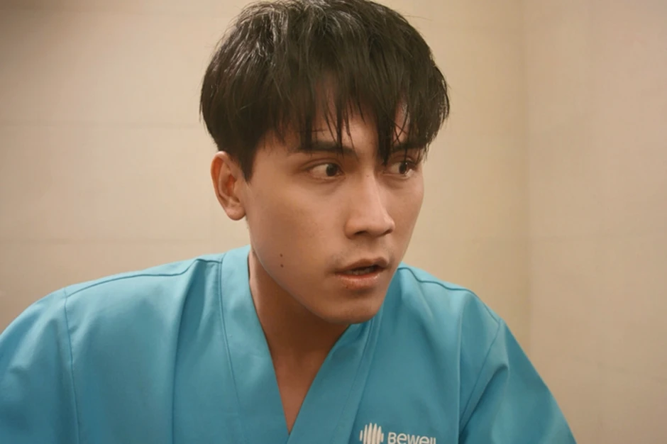 "Thiếu gia" Võ Điền Gia Huy giả liệt, yêu đương "lọ lem" Tam Triều Dâng "Thiếu gia" Võ Điền Gia Huy giả liệt, yêu đương "lọ lem" Tam Triều Dâng