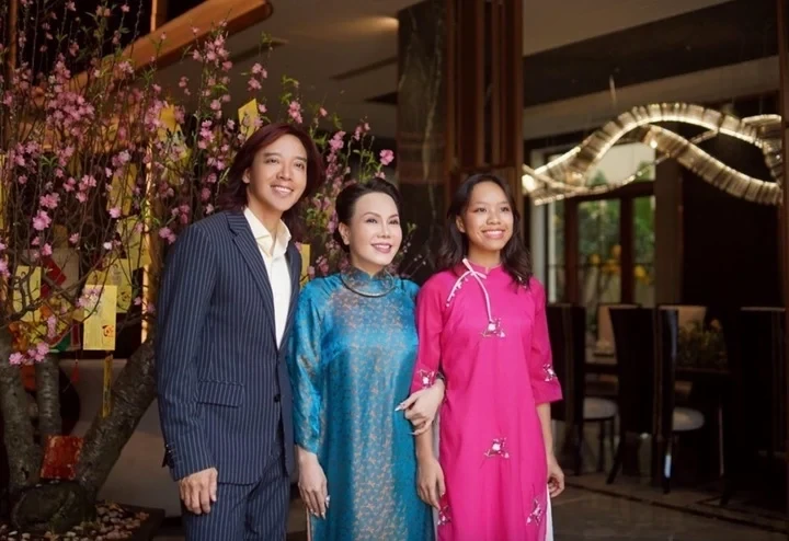 2 thập kỷ hôn nhân viên mãn dù chưa đám cưới của 'nữ danh hài giàu nhất Vbiz' 2 thập kỷ hôn nhân viên mãn dù chưa đám cưới của 'nữ danh hài giàu nhất Vbiz'