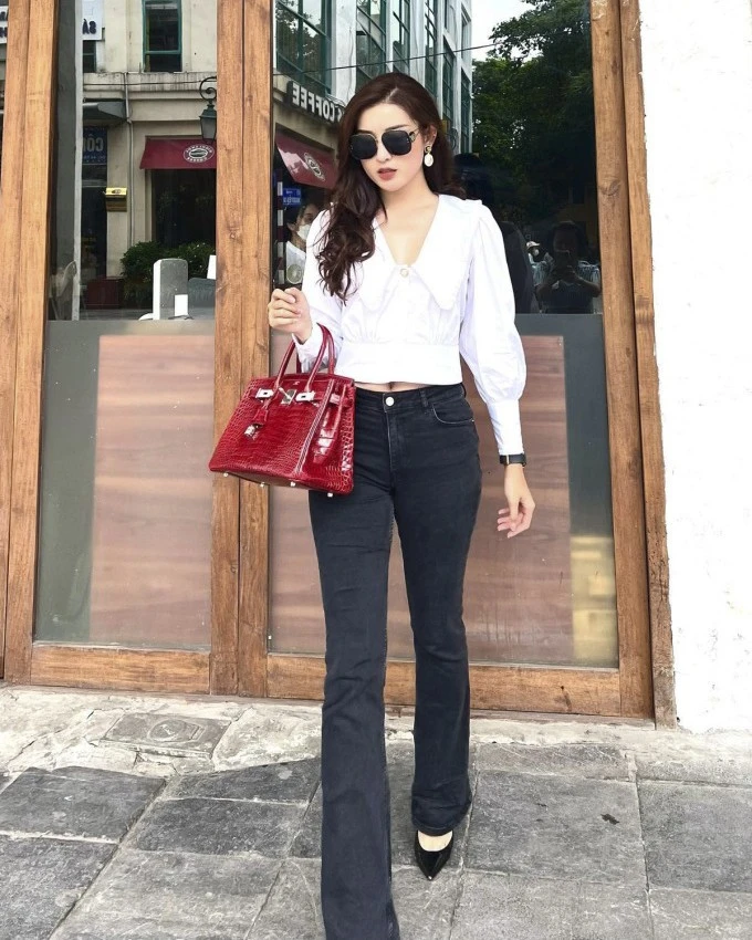 Á hậu Huyền My thanh lý túi 105 triệu nhưng bị soi 1 chi tiết khó chấp nhận: "40 triệu còn thấy đắt" Á hậu Huyền My thanh lý túi 105 triệu nhưng bị soi 1 chi tiết khó chấp nhận: "40 triệu còn thấy đắt"