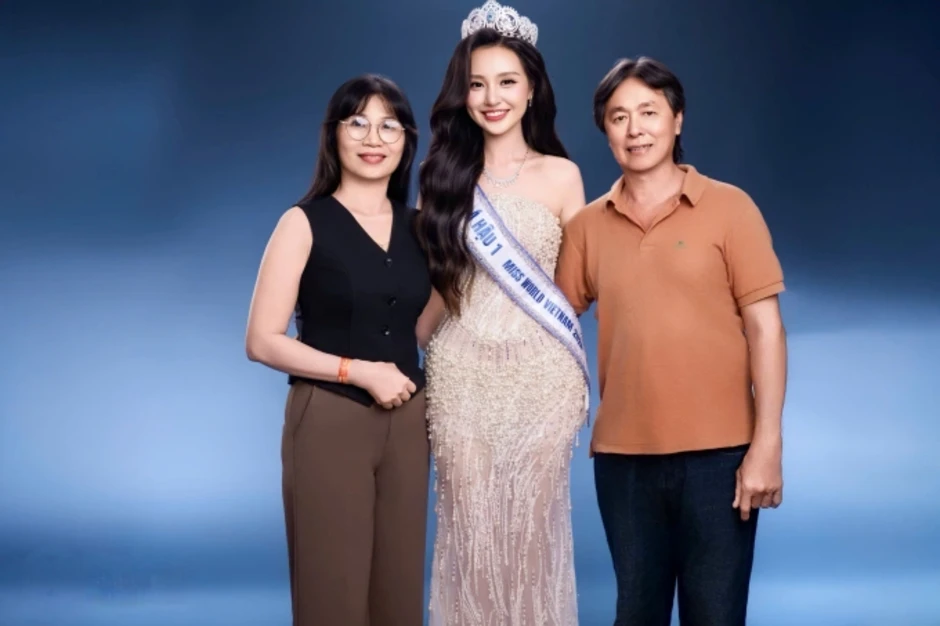 Á hậu Khánh Như: 'Tôi trưởng thành nhờ quán cơm nhỏ của ba mẹ' Á hậu Khánh Như: 'Tôi trưởng thành nhờ quán cơm nhỏ của ba mẹ'