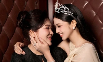 Á hậu Minh Kiên tri ân mẹ
