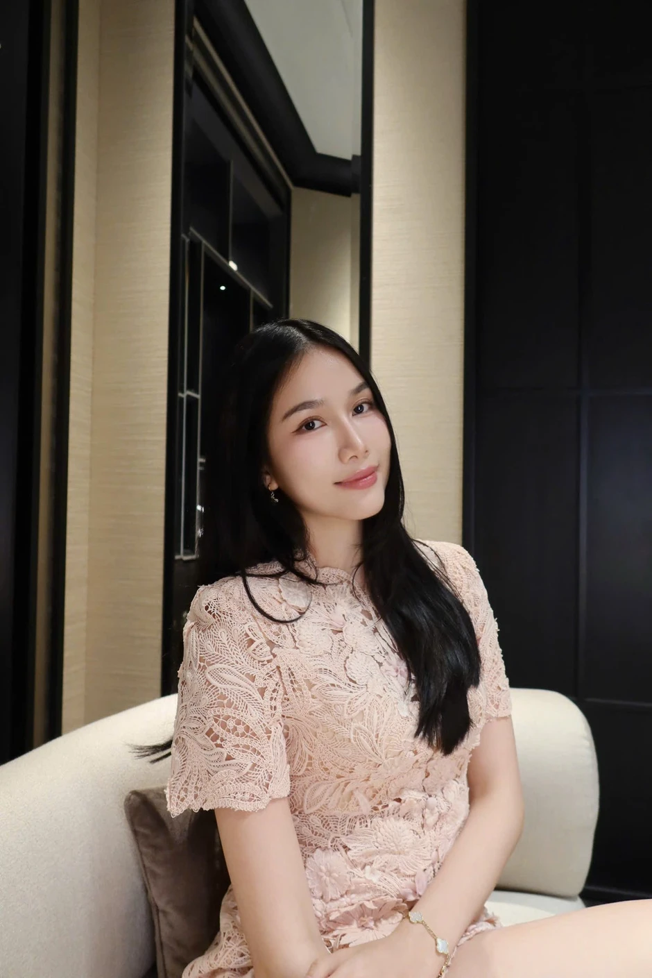 Á hậu Phương Anh lên tiếng giữa lúc hàng loạt nghệ sĩ dính chất cấm: "Đừng đánh đổi tương lai vì một chữ thử" Á hậu Phương Anh lên tiếng giữa lúc hàng loạt nghệ sĩ dính chất cấm: "Đừng đánh đổi tương lai vì một chữ thử"