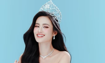 Ba năm giữ vương miện Miss World Vietnam của Ý Nhi