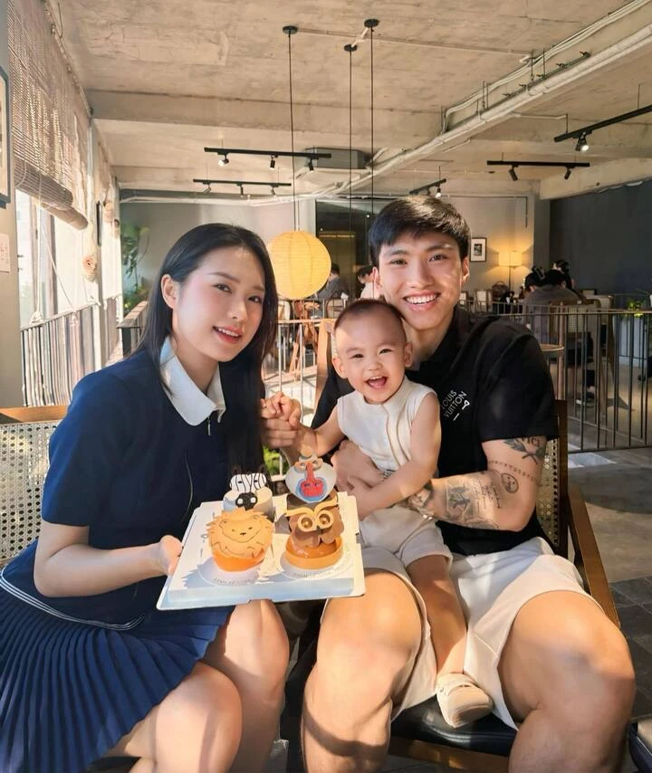 Bà xã cầu thủ Đoàn Văn Hậu: Từng lọt top 10 Hoa hậu Việt Nam, học vấn nổi bật Bà xã cầu thủ Đoàn Văn Hậu: Từng lọt top 10 Hoa hậu Việt Nam, học vấn nổi bật