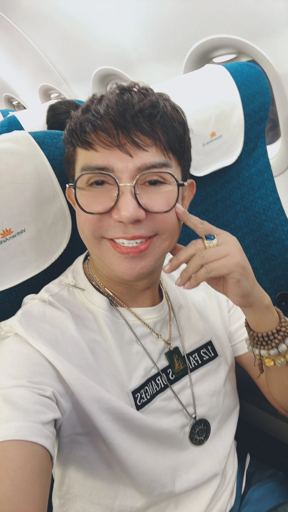 Bài đăng của Long Nhật trước khi bị khởi tố: "Em đi đánh bắt xa bờ mấy hôm" Bài đăng của Long Nhật trước khi bị khởi tố: "Em đi đánh bắt xa bờ mấy hôm"