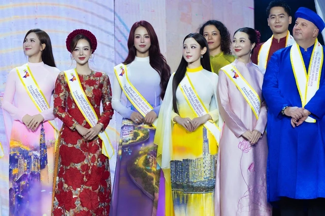 Băng Di đa vai trò: Đại sứ văn hóa và nhà chiến lược Băng Di đa vai trò: Đại sứ văn hóa và nhà chiến lược