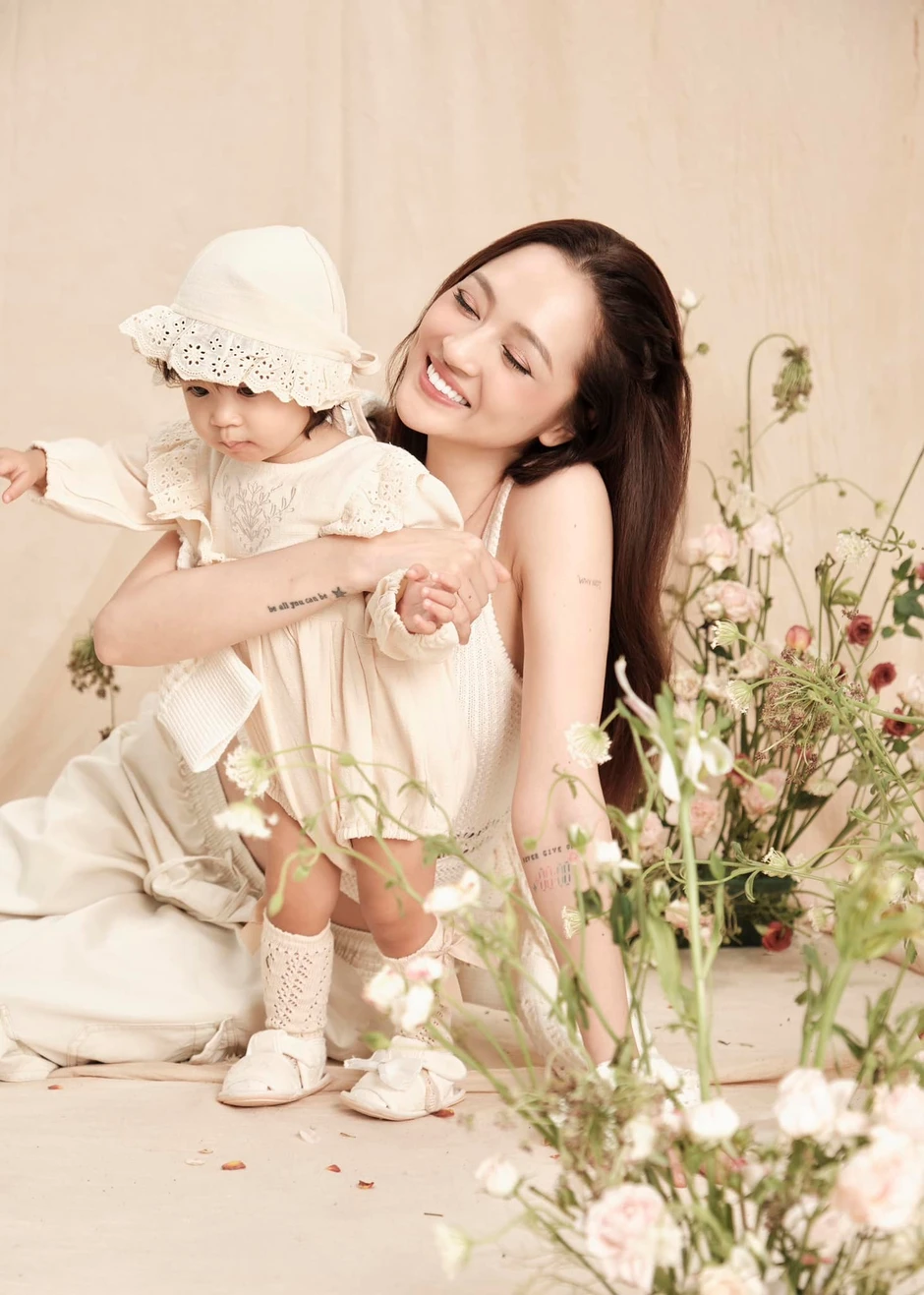 Bảo Anh từng tự trừng phạt vì làm mẹ đơn thân: "Mong con sẽ không mặc cảm hay giận dữ" Bảo Anh từng tự trừng phạt vì làm mẹ đơn thân: "Mong con sẽ không mặc cảm hay giận dữ"