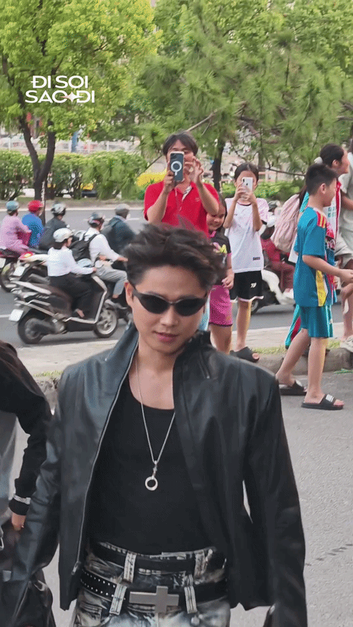 Bích Phương không thể ngăn Tăng Duy Tân nữa rồi! Bích Phương không thể ngăn Tăng Duy Tân nữa rồi!