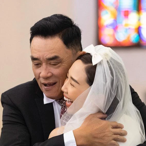 Bố của Tóc Tiên có chia sẻ đầu tiên sau khi con gái ly hôn Touliver Bố của Tóc Tiên có chia sẻ đầu tiên sau khi con gái ly hôn Touliver