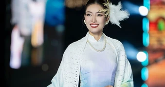 Bộ sưu tập áo dài đặc biệt của nhà thiết kế Việt Hùng