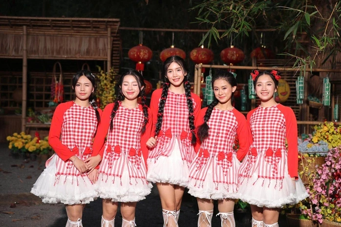 Bóc trần quy luật vận hành của showbiz
