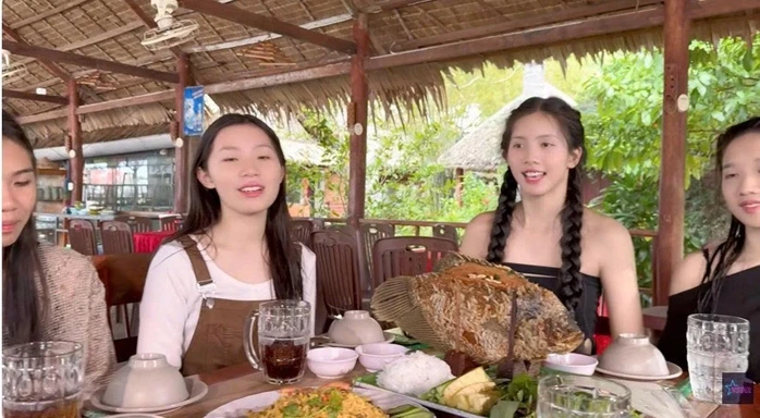 Bóc trần quy luật vận hành của showbiz