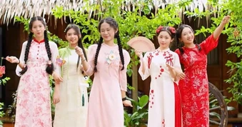 Bóc trần quy luật vận hành của showbiz