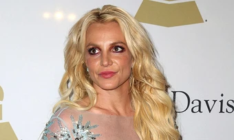 Britney Spears bị kết án 12 tháng quản chế