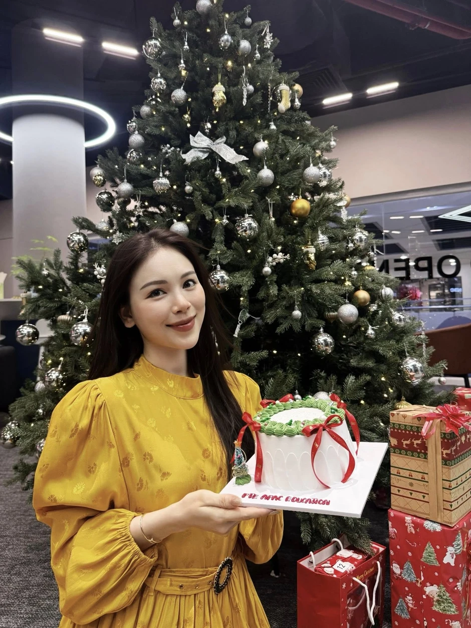 Bức ảnh Tiên Nguyễn đăng làm lộ bí mật Linh Rin - Phillip Nguyễn đang giấu kín? Bức ảnh Tiên Nguyễn đăng làm lộ bí mật Linh Rin - Phillip Nguyễn đang giấu kín?