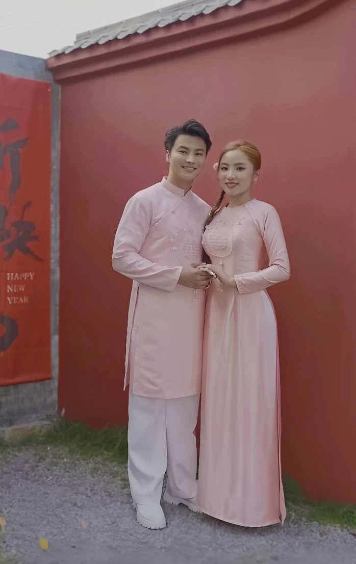 Châu Ngọc Tiên được tích cực "đẩy thuyền" cùng NSƯT Võ Minh Lâm Châu Ngọc Tiên được tích cực "đẩy thuyền" cùng NSƯT Võ Minh Lâm