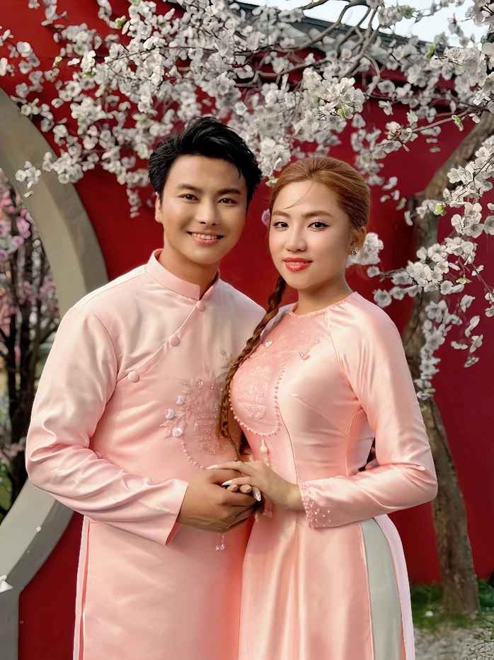 Châu Ngọc Tiên được tích cực "đẩy thuyền" cùng NSƯT Võ Minh Lâm Châu Ngọc Tiên được tích cực "đẩy thuyền" cùng NSƯT Võ Minh Lâm