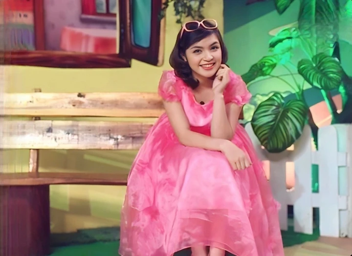 Chị gái Hòa Minzy: "Chị Kính Hồng" nổi tiếng trên VTV, nay làm giám đốc
