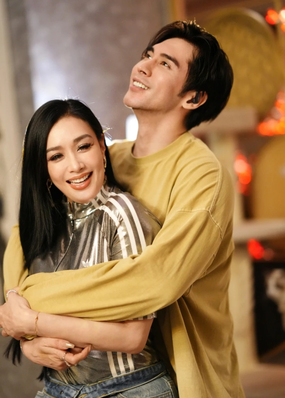 Chồng Chung Lệ Đề: 'Đồng ý nếu vợ không chia tài sản cho tôi' Chồng Chung Lệ Đề: 'Đồng ý nếu vợ không chia tài sản cho tôi'