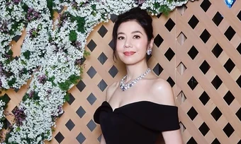 Chung Sở Hồng 'duyên dáng già đi'