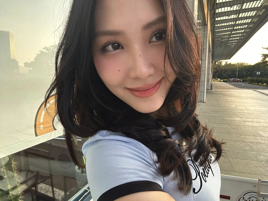 Chuyện gì xảy ra với Hoa hậu Mai Phương khiến netizen lo lắng: "Phải đi khám ngay!"? Chuyện gì xảy ra với Hoa hậu Mai Phương khiến netizen lo lắng: "Phải đi khám ngay!"?