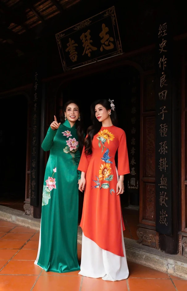 Con gái 25 tuổi xinh đẹp và gợi cảm của diễn viên Lý Hương Con gái 25 tuổi xinh đẹp và gợi cảm của diễn viên Lý Hương