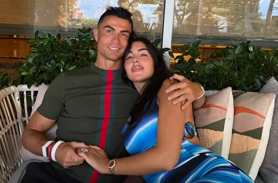 Cristiano Ronaldo 'sắp làm đám cưới với người mẫu' Cristiano Ronaldo 'sắp làm đám cưới với người mẫu'